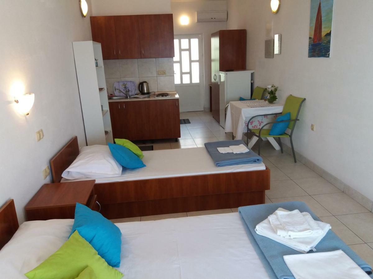 אומיס Apartments Boris מראה חיצוני תמונה