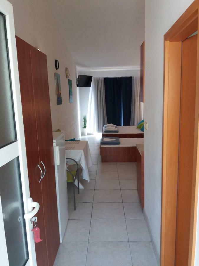 אומיס Apartments Boris מראה חיצוני תמונה