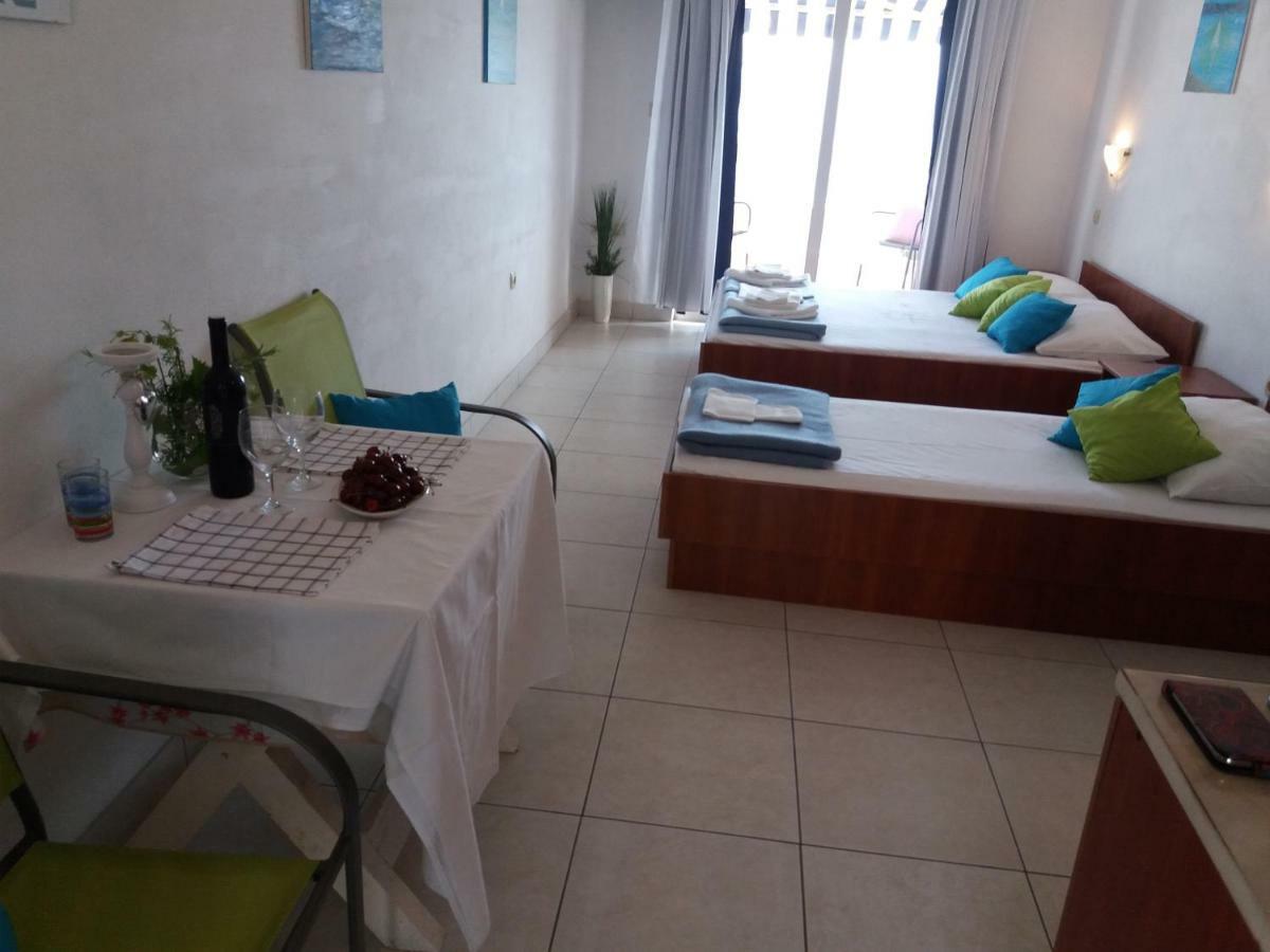 אומיס Apartments Boris מראה חיצוני תמונה